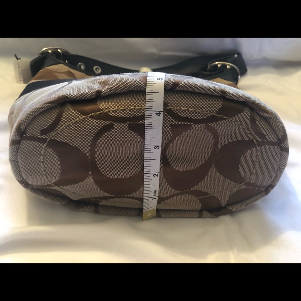 ❌❌SOLD❌❌ Coach Handbag - Picture 5 of 8